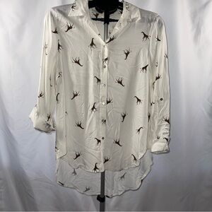 Jane and Delancey white long sleeve button down high low top w giraffe print S